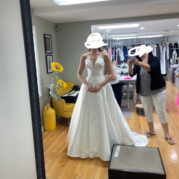 Dany Tabet Wedding Gown - Satine - Picture 3 of 4